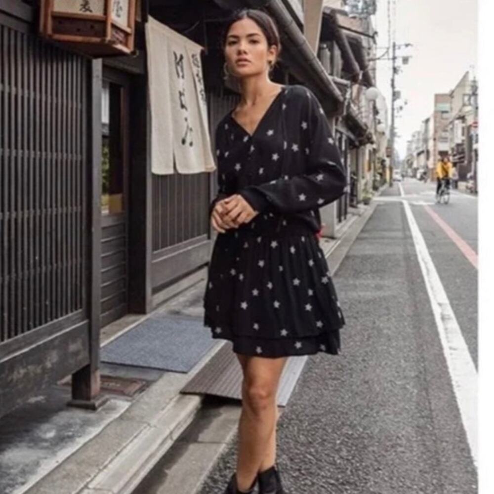 Rails Jasmine Black Rivet Star